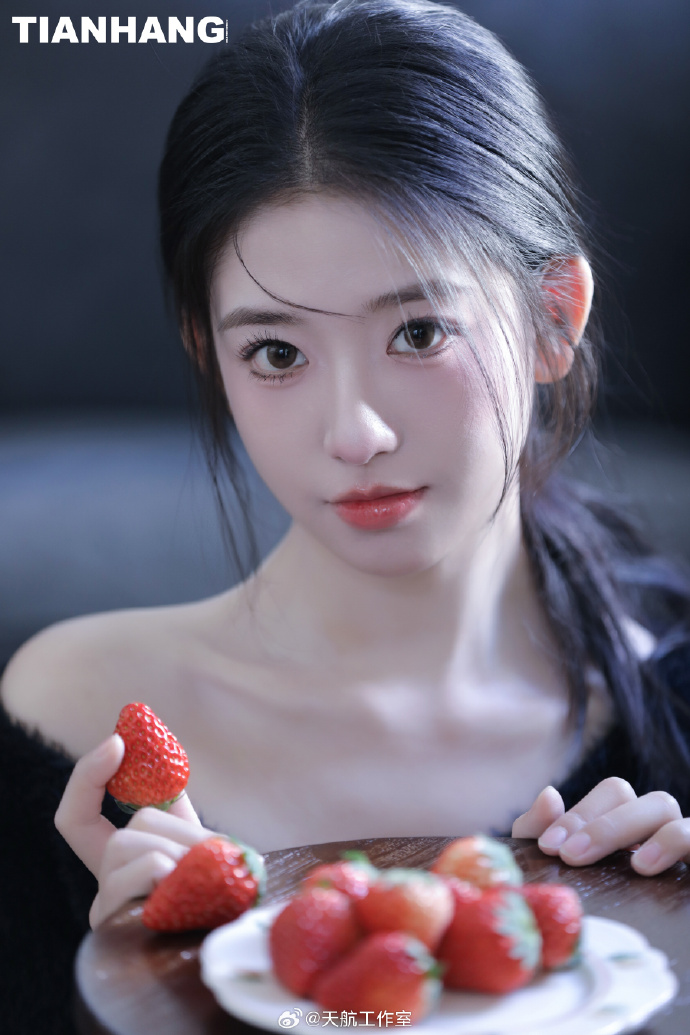  深夜吃瓜观察室 