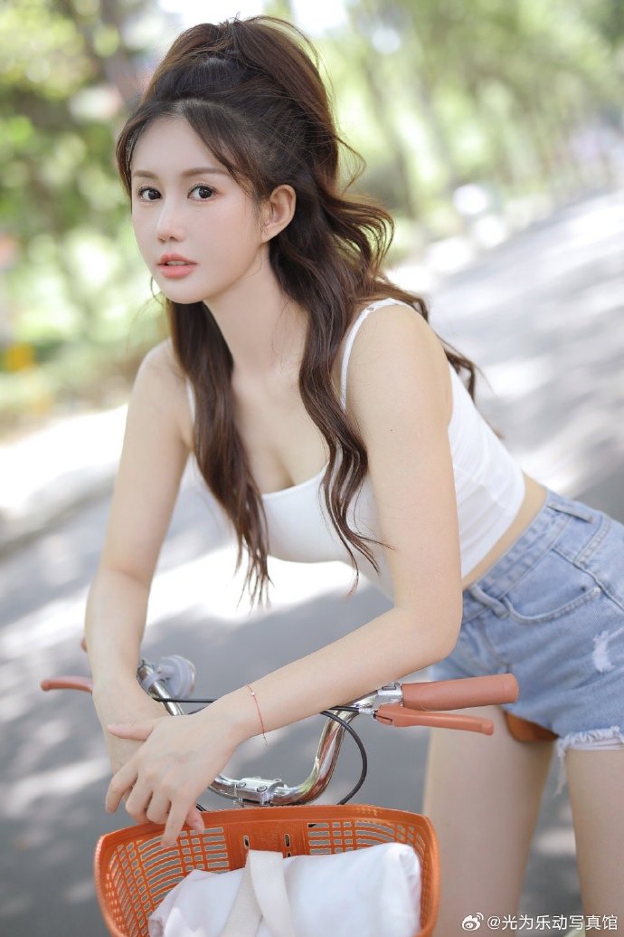  娱乐圈每日吃瓜 