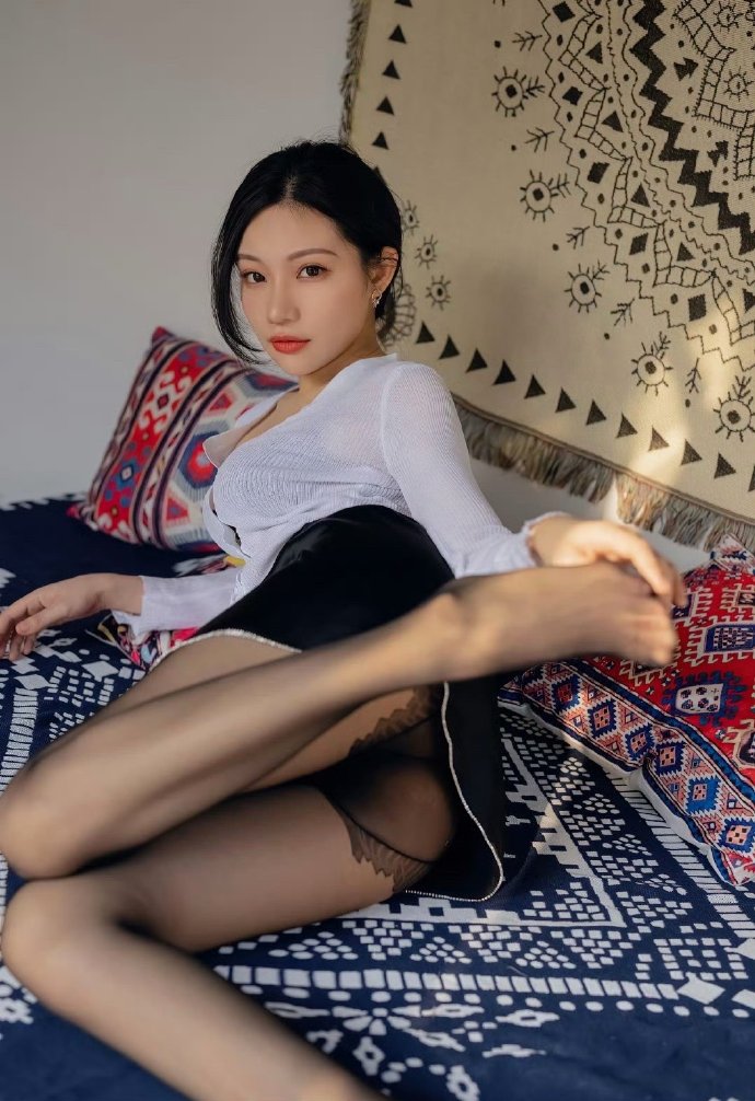  黑料24小时吃瓜 