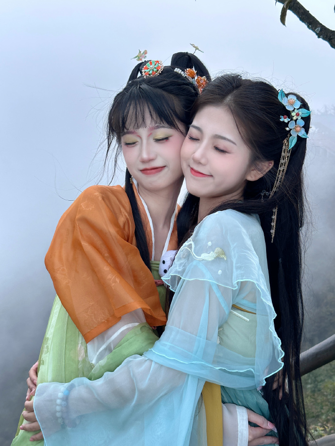 五一吃瓜} 